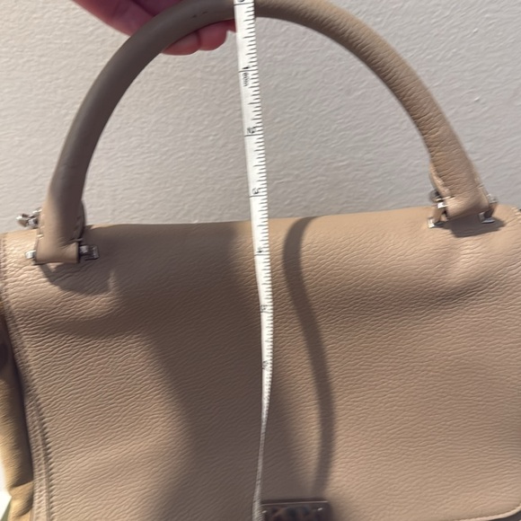 Céline trapeze bag in beige - Picture 12 of 14